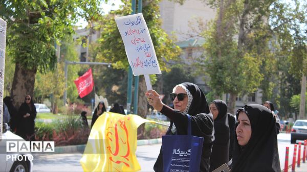 تجمع خودجوش زنان انقلابی در حمایت از حجاب