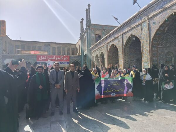 جلوه هایی از حضور مردم قم در راهپیمایی یوم الله 13 آبان
