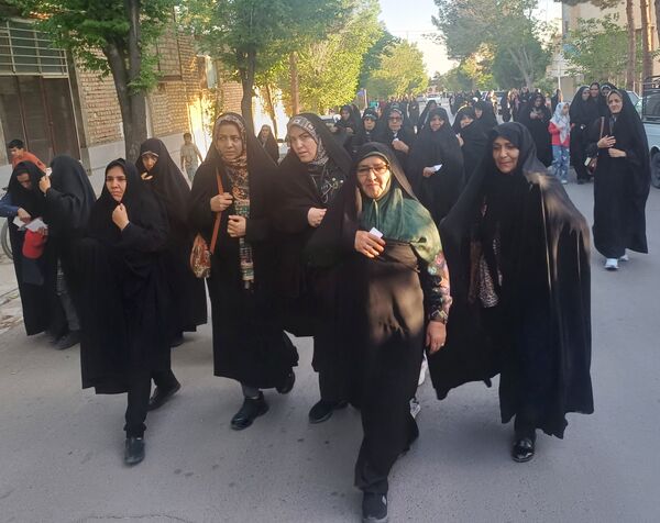 همایش پیاده‌روی خانوادگی به پاسداشت ایام الله دهه مبارک کرامت