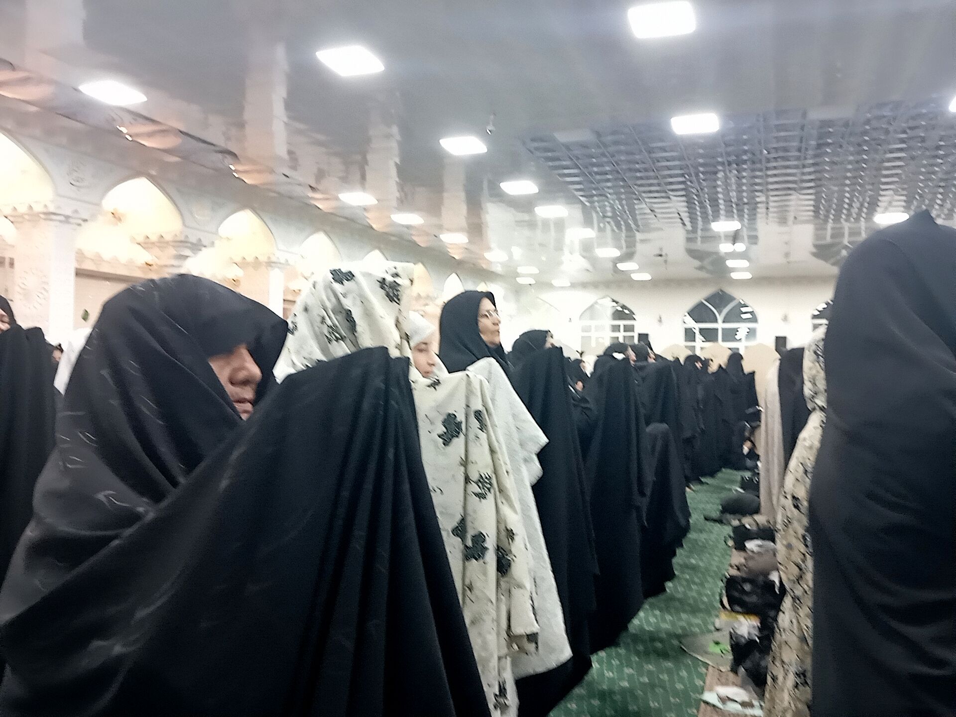 نماز جماعت همزمان با شب لیلة الرغائب در شهرستان کاشمر 