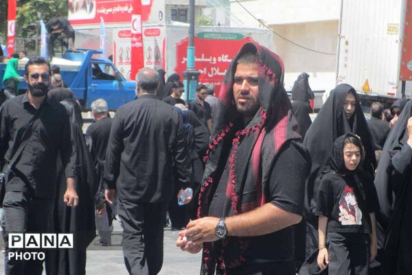 حضور میلیونی زائران در مشهد