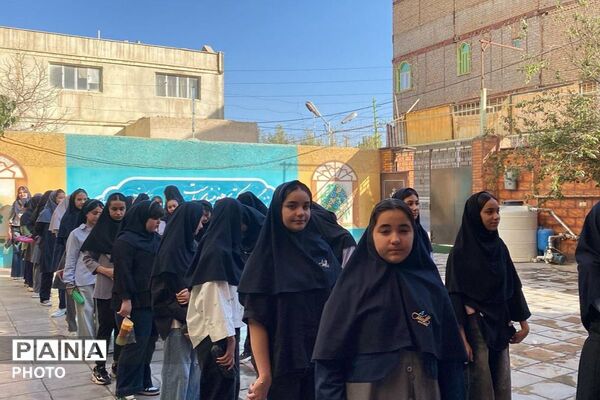 همراه تا مهر در دبیرستان نگین دانش