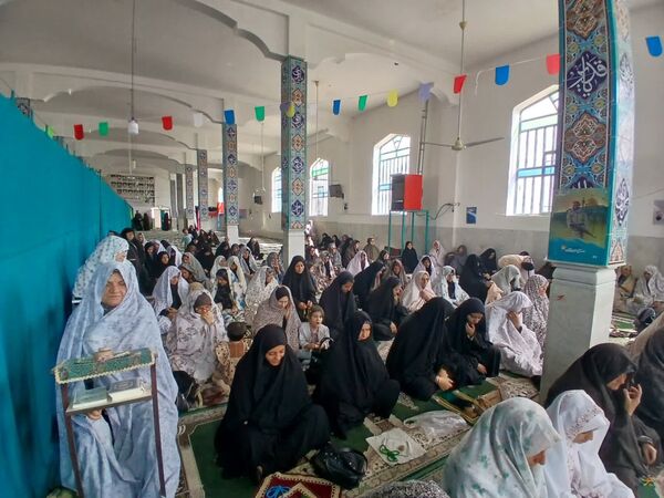 حضور در نماز جمعه، نشانه اتحاد و همبستگی 