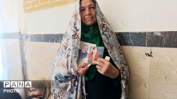 از پیر تا کودک در نماز جمعه نیشابور حضور دارند-۲