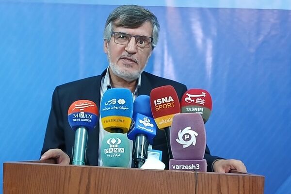 روح‌الله رستم پرچمدار کاروان جان فدای ایران قوی در بازی‌های پاراسیایی ناگویا/مونا جهانگرد دانش آموز مدرسه شجره طیبه مینا سرپرست فرهنگی کاروان ایران+فیلم