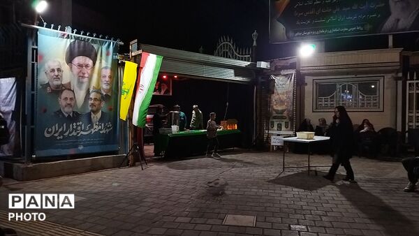 چایخانه فلکه ایران در هشتاد و پنجمین شب از اجتماعات مردمی نیشابور 