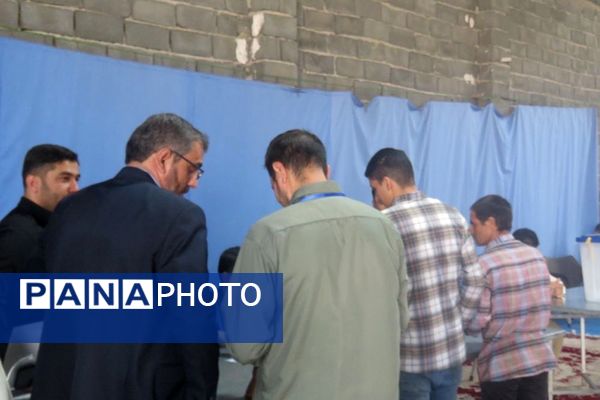 حضور پرشور مردم شهرری و قیامدشت در پای صندوق‌های رأی