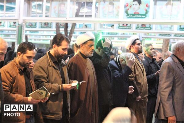 حال و هوای آغاز سال نو در جوار مزار شهدای جنگ رمضان