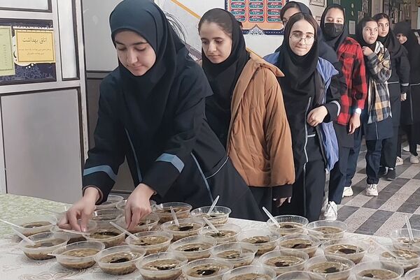 برپایی موکب شهادت حضرت زهرا(س) در دبیرستان شهید محمدتقی دستغیب ناحیه ۳ 