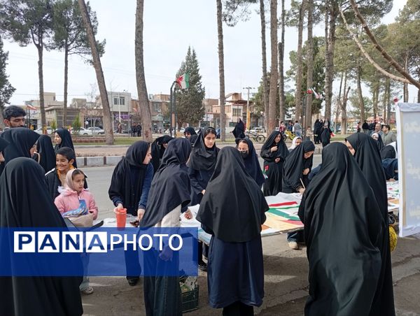 نقاشی چند متری در حاشیه راهپیمایی ۲۲ بهمن در خلیل آباد