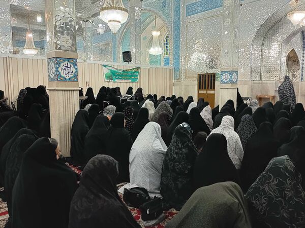 نماز جماعت در شب میلاد پیامبر اکرم (ص) و امام صادق (ع) در کاخک