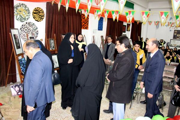 افتتاح نمایشگاه شکوفایی هنر و مهارت زنان و دختران هنرستان استاد شهریار 