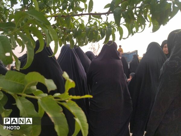 جمعیت زنان و مردان شیر دل این خاک در روستای بابان در تولدشهیدمهدی بیات 