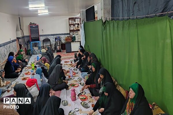سفره های ساده افطاری در شهر بار نیشابور