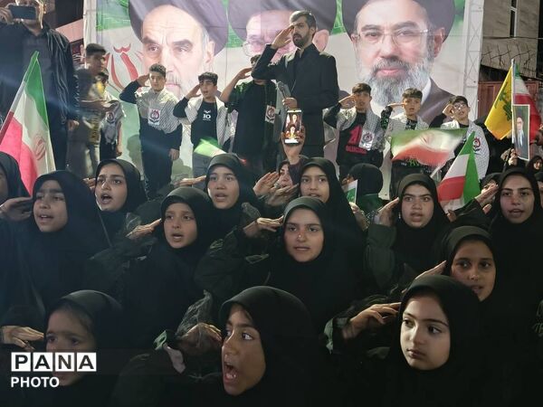 اربعین رهبر شهید انقلاب و شهدای میناب در گلوگاه 