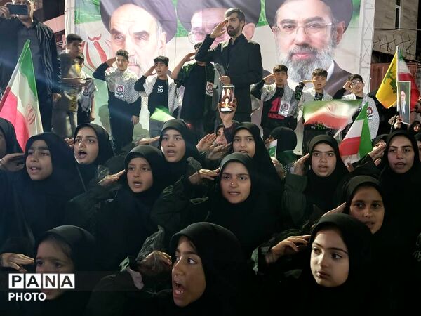 اربعین رهبر شهید انقلاب و شهدای میناب در گلوگاه 