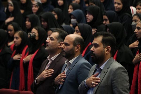 تقدیر از دانش‌آموزان برتر حوزه فرهنگی و هنری در آموزش و پرورش ناحیه یک شهرری