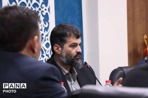 پیشگیری از آسیب‌های اجتماعی؛ محور اصلی نشست راهبردی مدیران مدارس ناحیه یک بهارستان