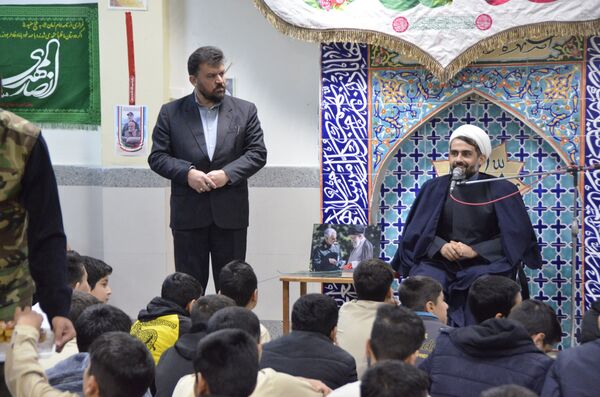 جشن ولادت امام علی (ع) و روز پدر در دبیرستان دوره اول ابوریحان بیرونی ۲