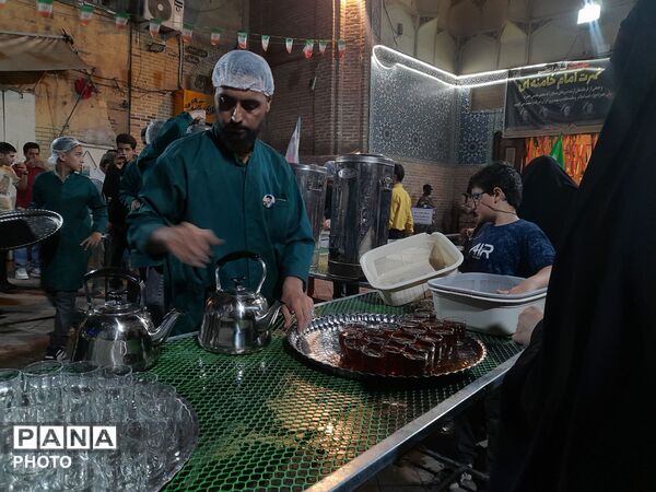  خدمت رسانی چایخانه حضرت زهرا 