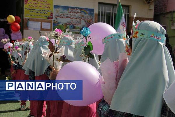 جشن شکوفه‌ها در مدارس بهارستان‌دو؛ آغاز سفری تازه برای کلاس اولی‌ها