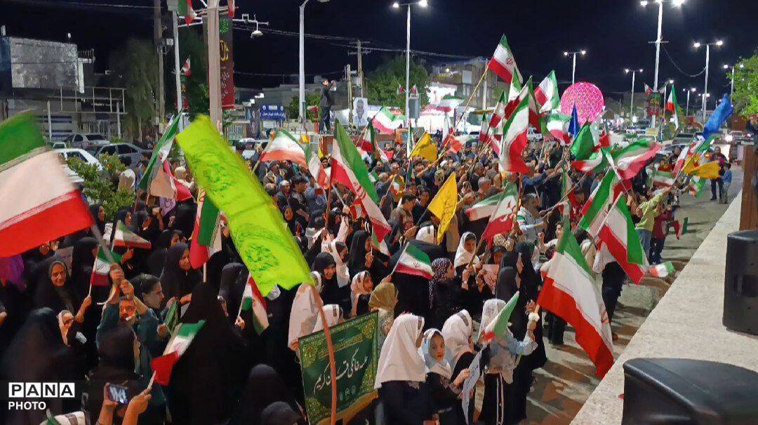 حضور پرشور دانش‌آموزان معمولانی در حمایت از نیروهای مسلح؛ تجدید پیمان با آرمان‌های انقلاب