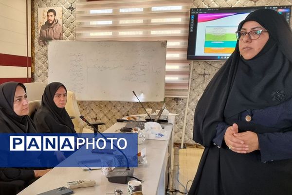برگزاری کارگاه‌های آموزشی «زیست عفیفانه» و «مهارت‌های فرزندپروری» ویژه رابطین امور بانوان کهریزک 