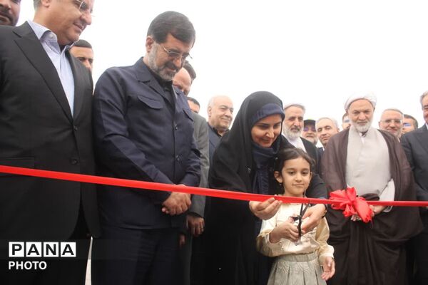 افتتاح ۱۲ کیلومتر از آزادراه کمربندی غربی قم با حضور وزیر راه و شهرسازی