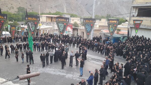 مراسم سوگواری، علم گردانی در روستای گرمدره 