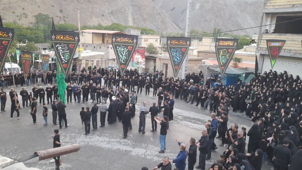 مراسم سوگواری، علم گردانی در روستای گرمدره 