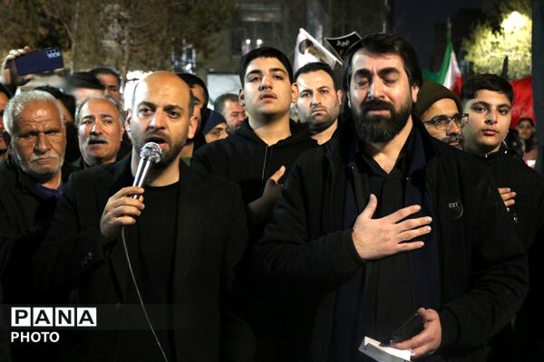 خرمدشت کرج یک‌صدا در عزای رهبر شهید امت انقلاب