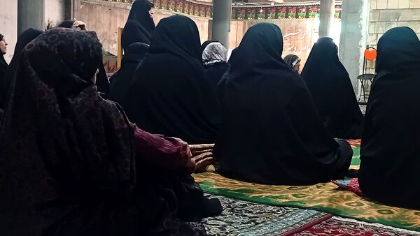 اجتماع زنان روستای مارکده برای نماز استغاثه حضرت زهرا(س)