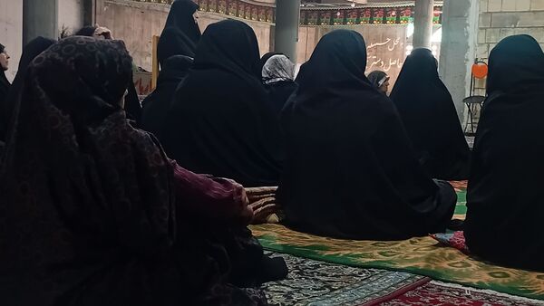 اجتماع زنان روستای مارکده برای نماز استغاثه حضرت زهرا(س)