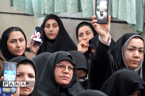 بیعت فرهنگیان شهرستان بجنورد با سومین رهبر انقلاب 
