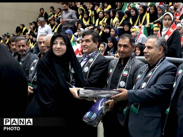 همایش سوگواری ۱۵۰۰ نفری دانش‌آموزی «باید برخاست» در آذربایجان شرقی