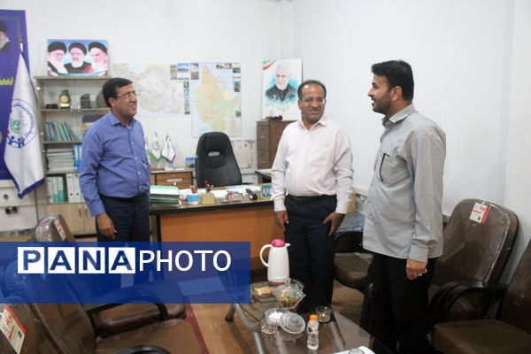 بازدید رئیس اداره خدمات آموزش و پرورش استان بوشهر از سازمان دانش‌آموزی استان