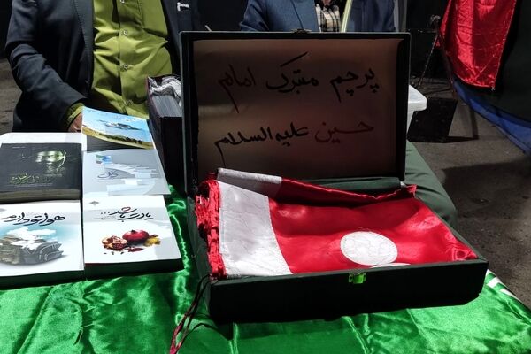  شبی آکنده از عطر رضوی در حسینیه فضل نیشابور