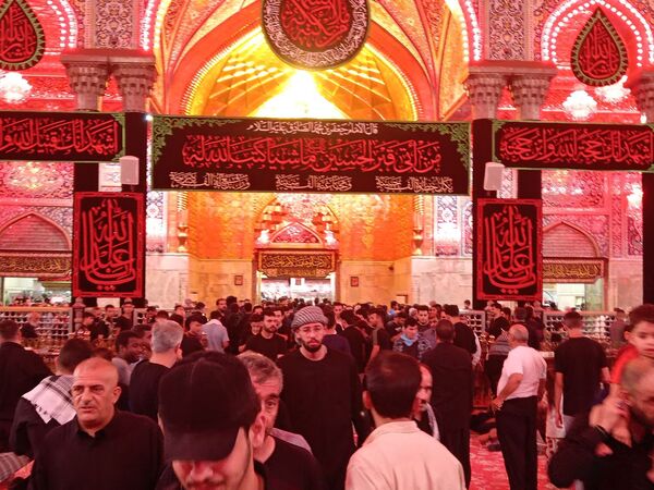 پیاده روی اربعین  و زیارت حرمین مطهر امام حسین علیه السلام و حضرت ابوالفضل عباس علیه السلام 