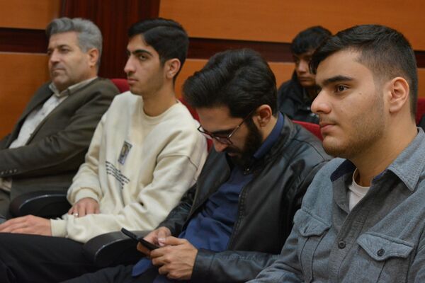 کاروان راهیان نور عازم خطه نور پسران بهارستان‌دو 