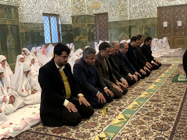 جشن تکلیف دانش آموزان دختر در حرم حضرت زینب (س)