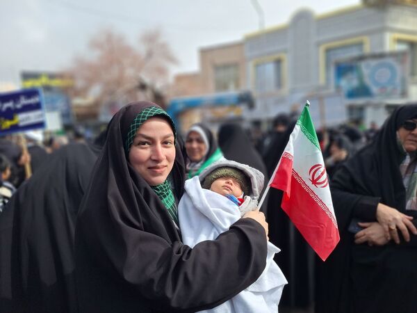 راهپیمایی ۲۲بهمن در شهرستان کاشمر با حضور پر رنگ مردم برگزار شد 