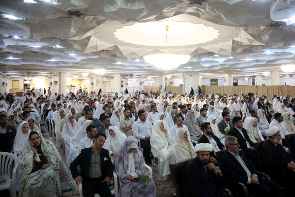 جشن ازدواج ۳۲۵ زوج جوان در حرم حضرت معصومه (س)