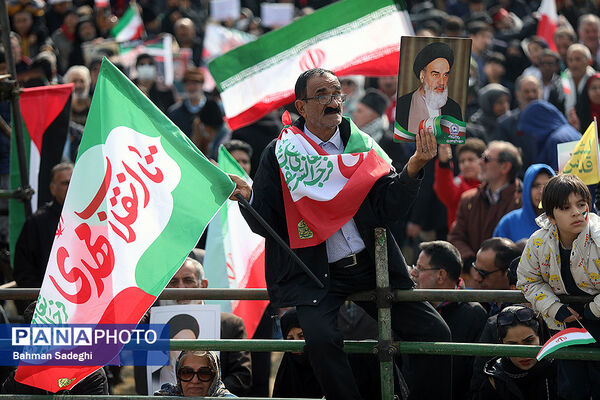 سخنرانی رئیس جمهوری در راهپیمایی ۲۲ بهمن ۱۴۰۳
