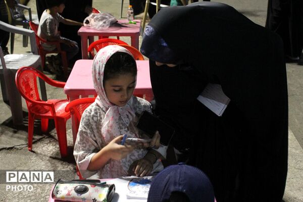 حضور چشمگیر دانش آموزان و فرهنگیان در موکب شهدای دانش آموز ورامین