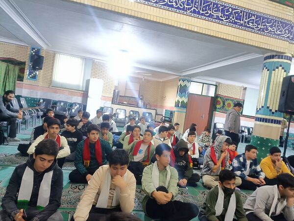 برگزاری مراسم افطار و یادمان شهدا با حضور مدیر آموزش و پرورش در مدرسه شهید مرتضوی  شهرستان قدس
