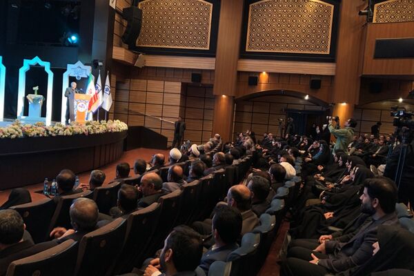 تربیت آرمانی برای ایران،برای مدرسه