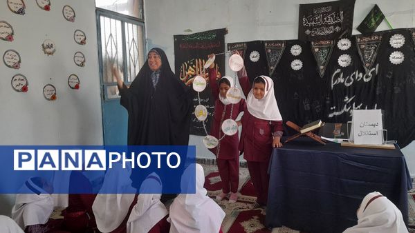 مراسم معنوی ایام فاطمیه در دبستان استقلال حاجی‌آباد