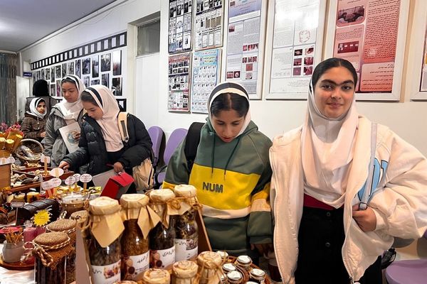 پایان کار نمایشگاه گیاهان دارویی پژوهش‌سرای کاوش کهریزک 