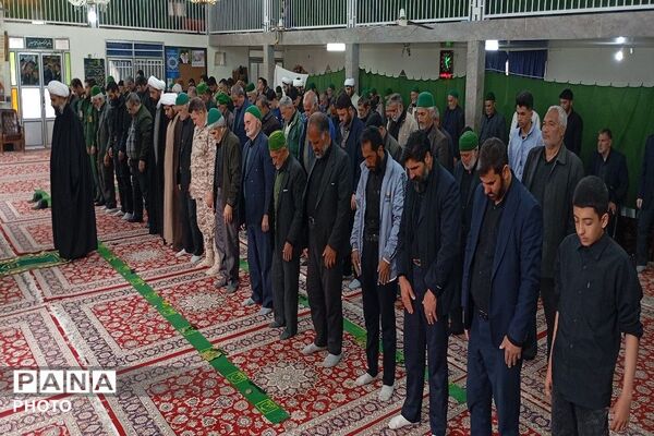 قرائت سوره فتح و اقامه نماز جماعت ظهر و عصر در مسجد جامع شهر بار