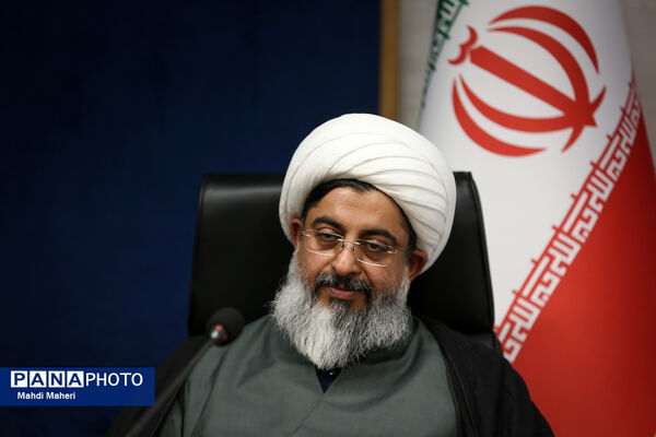 آیین رونمایی از درسنامه و محتوای آموزشی صبح رویش